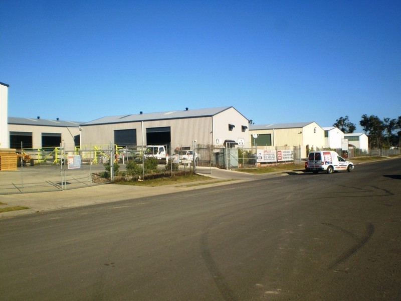 8 Industrial Avenue, Nikenbah QLD 4655