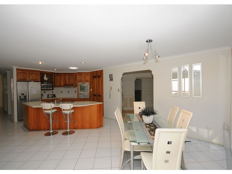 3 Wilton Close, Torquay QLD 4655