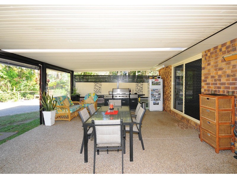3 Wilton Close, Torquay QLD 4655