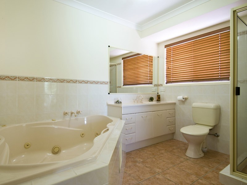 38 Bushlark Avenue, Eli Waters QLD 4655