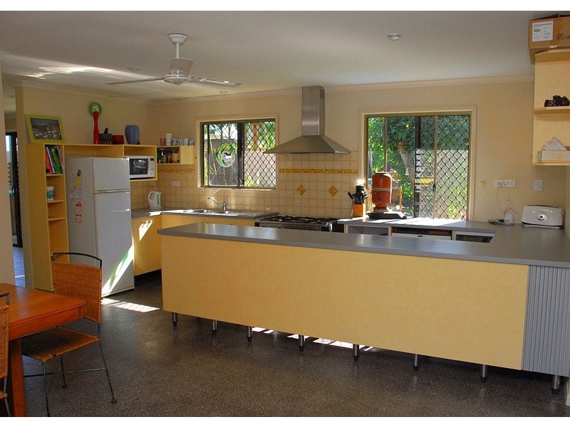 4 Helsham Street, Hervey Bay QLD 4655