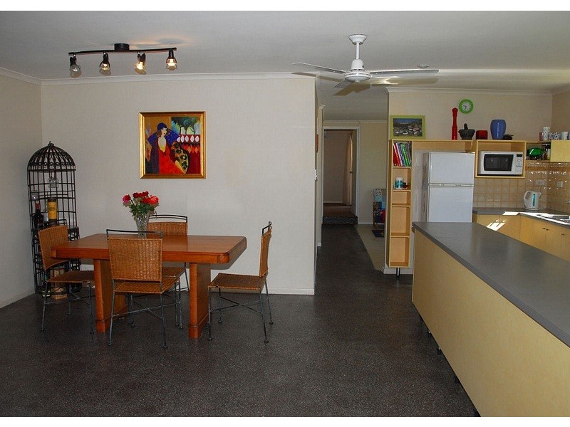 4 Helsham Street, Hervey Bay QLD 4655