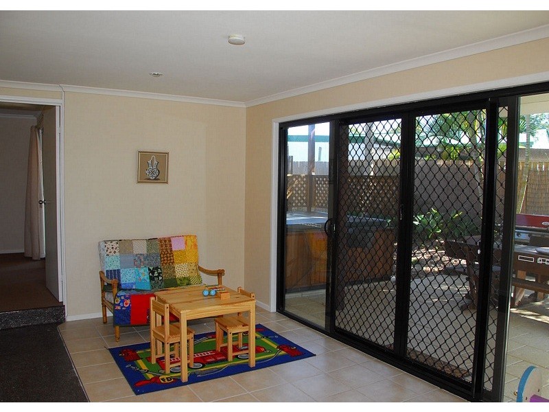 4 Helsham Street, Hervey Bay QLD 4655