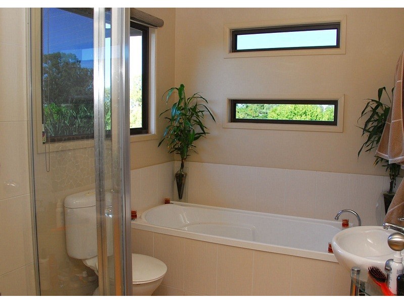 4 Helsham Street, Hervey Bay QLD 4655