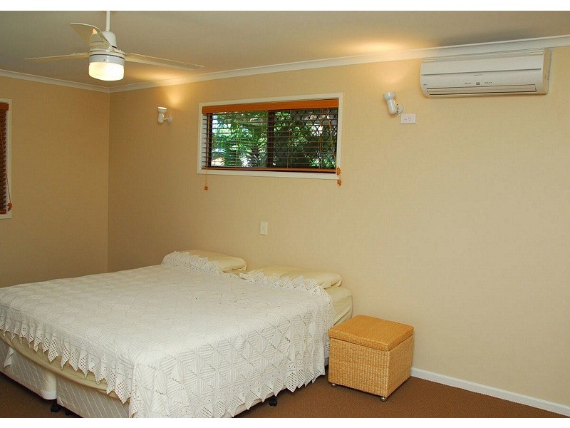 4 Helsham Street, Hervey Bay QLD 4655