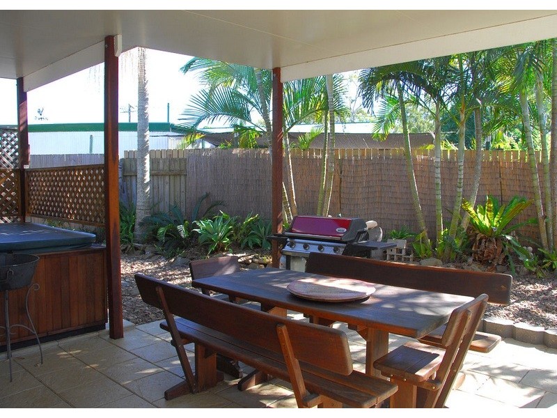 4 Helsham Street, Hervey Bay QLD 4655