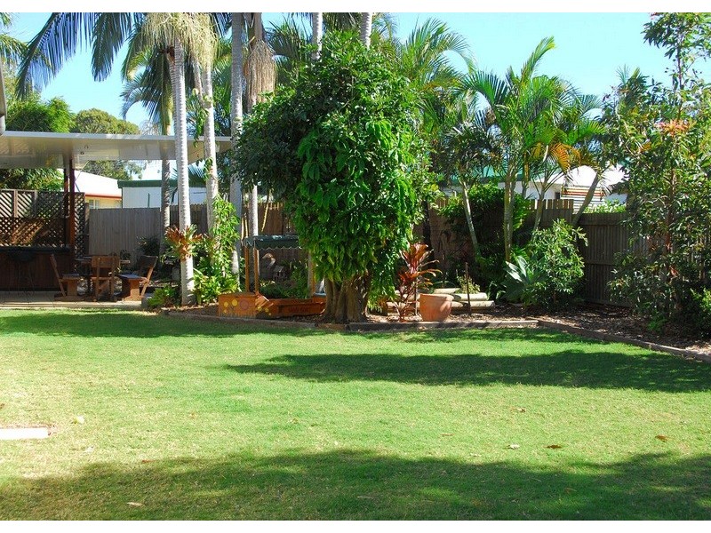 4 Helsham Street, Hervey Bay QLD 4655