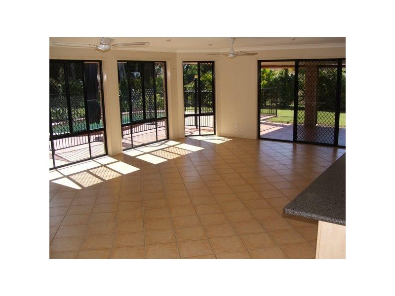 8 Cissus Ct, Dundowran Beach QLD 4655