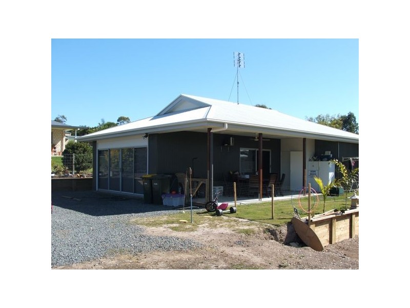 1 Coogera Crt, Dundowran Beach QLD 4655