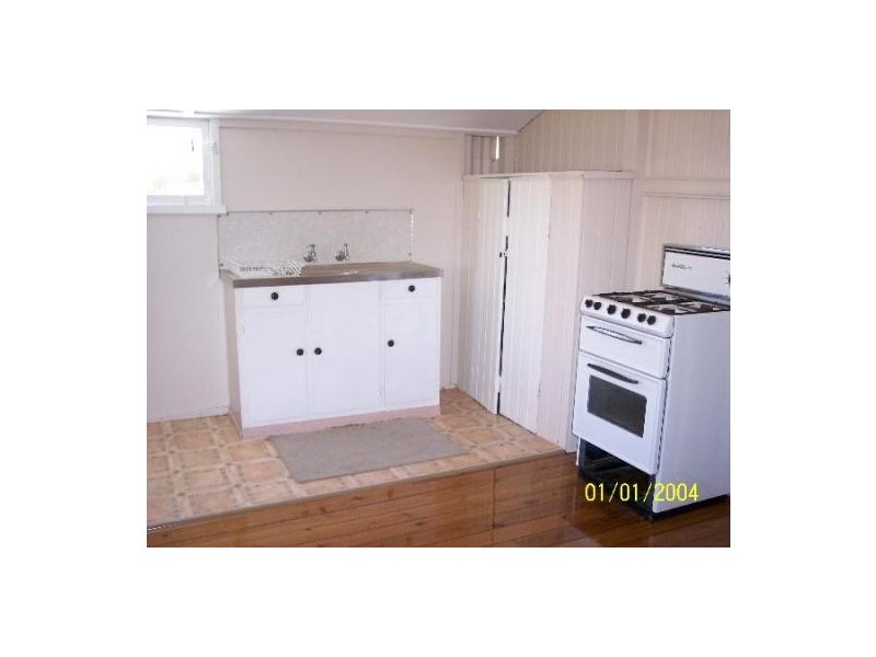 30 King Street, Urangan QLD 4655