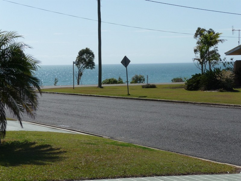 U1and2, 5 Kelly Street, Point Vernon QLD 4655