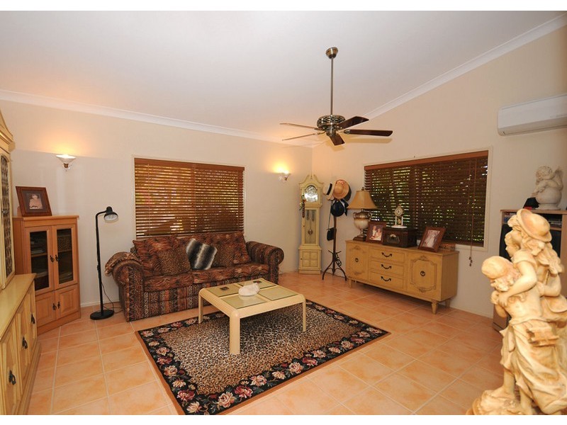 57 Long St, Point Vernon QLD 4655