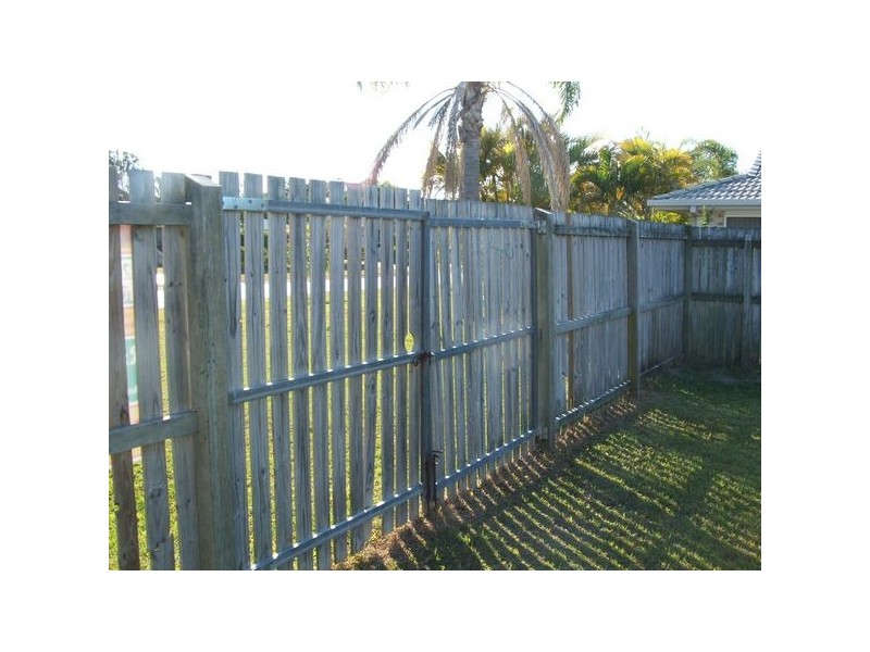 37 Aimee Dr, Urangan QLD 4655