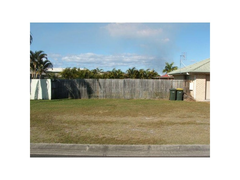 37 Aimee Dr, Urangan QLD 4655