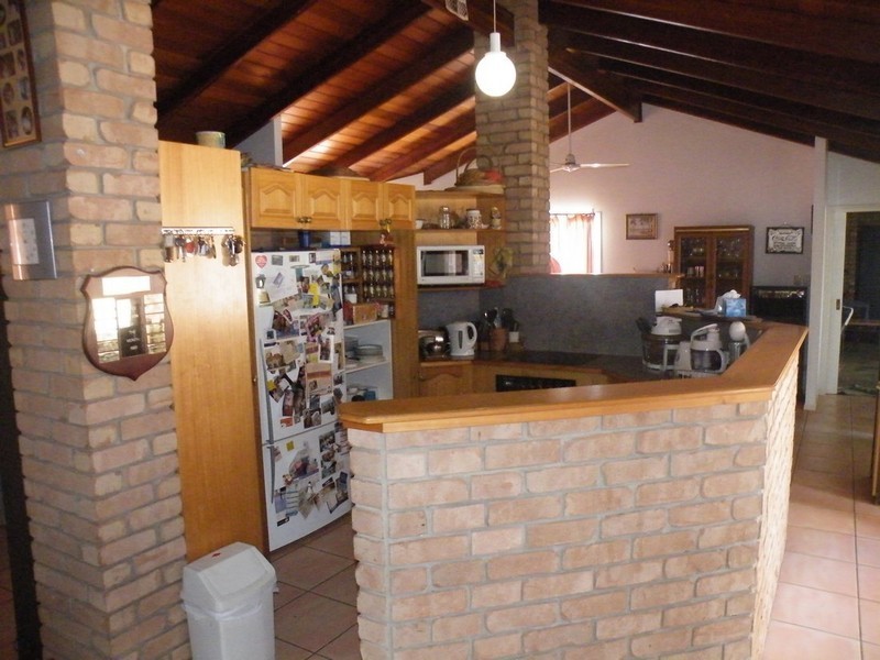 41 Ladbroke Cres, Urangan QLD 4655