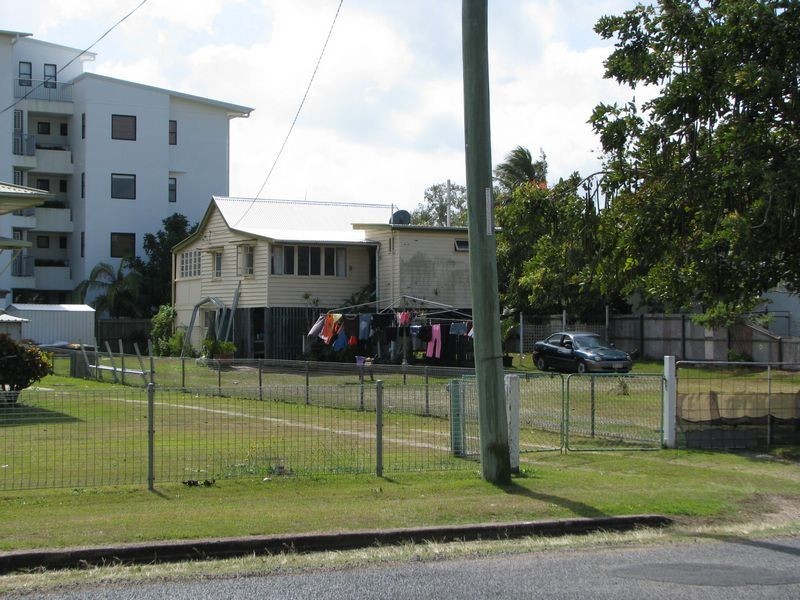 14 Hibiscus St, Urangan QLD 4655