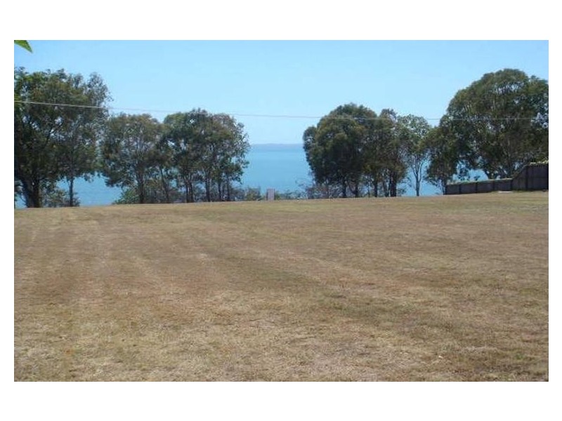 138 Esplanade, Point Vernon QLD 4655