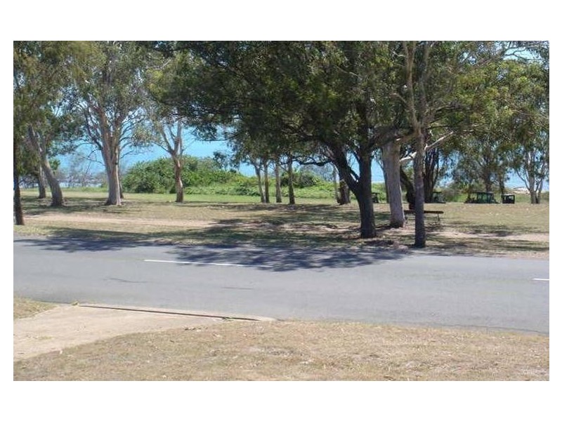 138 Esplanade, Point Vernon QLD 4655