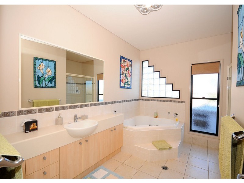 35 Rohan Way, Kawungan QLD 4655