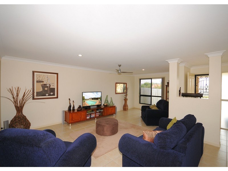 3 North West Bay Crt, Wondunna QLD 4655
