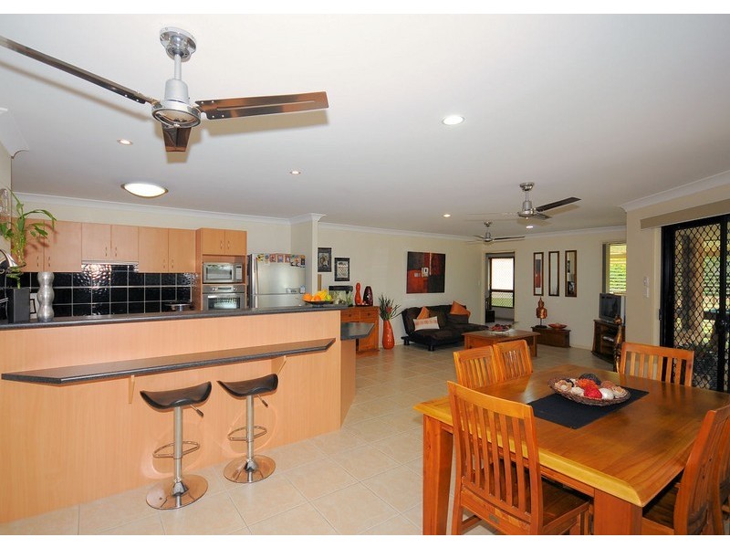 3 North West Bay Crt, Wondunna QLD 4655