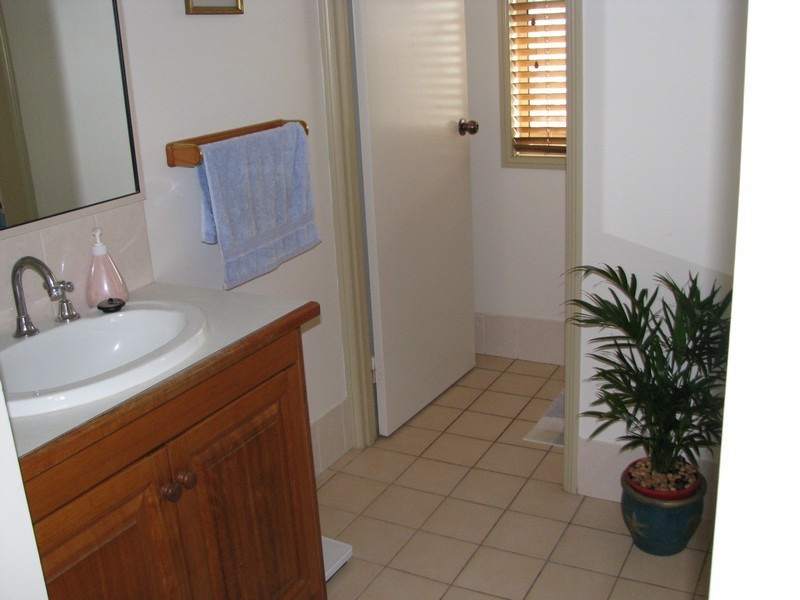 79  Honeysuckle, Kawungan QLD 4655