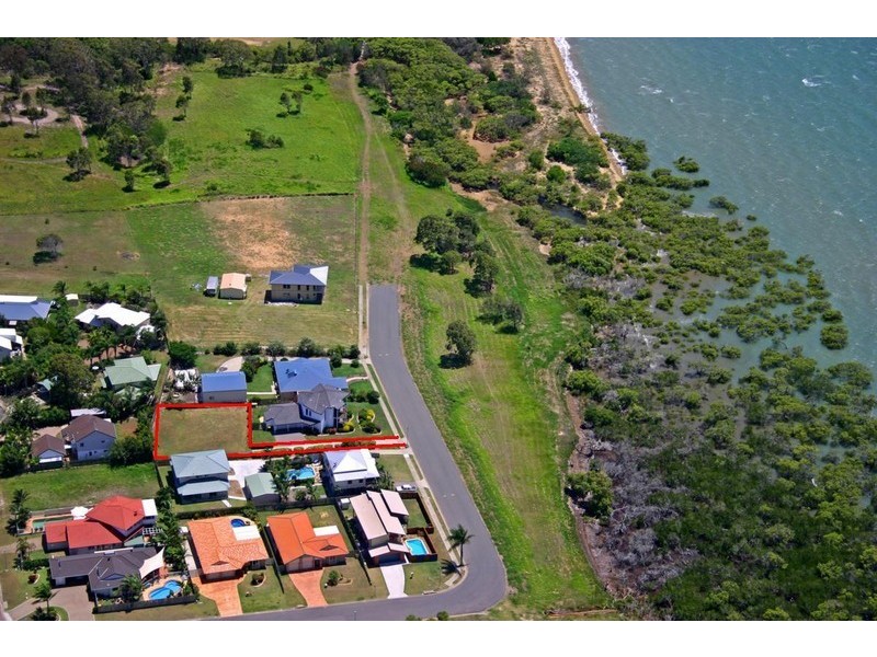 684a Esplanade, Urangan QLD 4655
