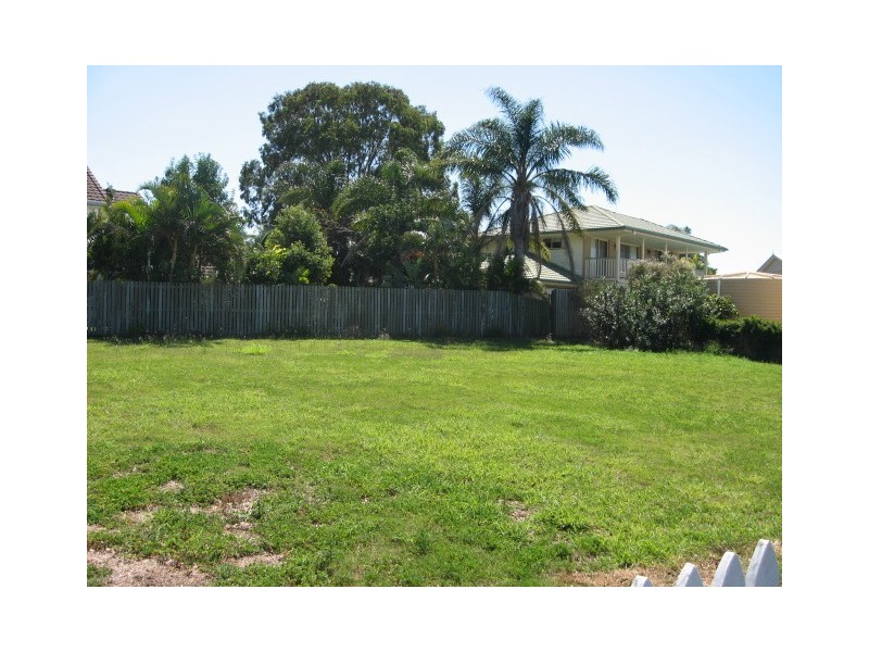 684a Esplanade, Urangan QLD 4655