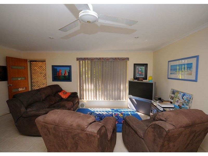 5 Greta  Court, Urangan QLD 4655