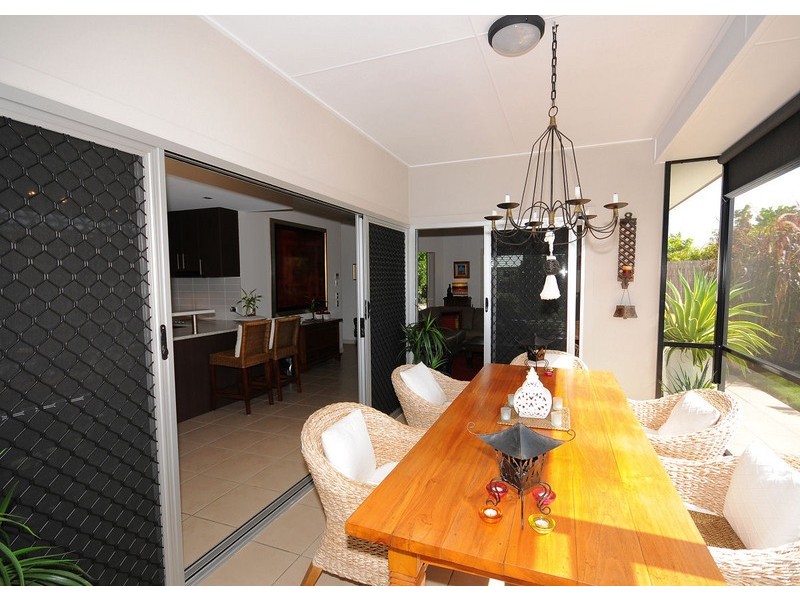 U35 230 Pulgul St, Urangan QLD 4655