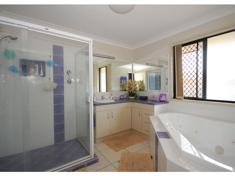 23 Rosewood Ave, Wondunna QLD 4655
