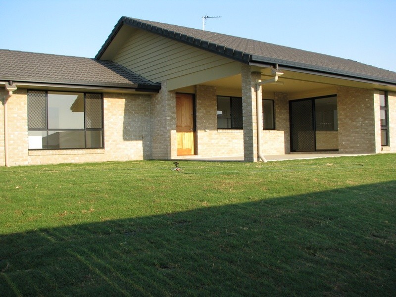 37. Turrum St, Scarness QLD 4655