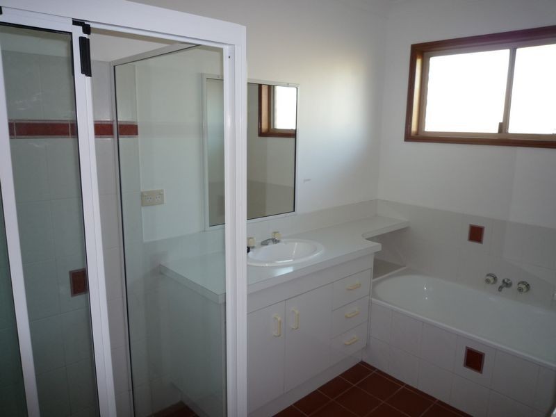 1 Greenway Drive, Pialba QLD 4655