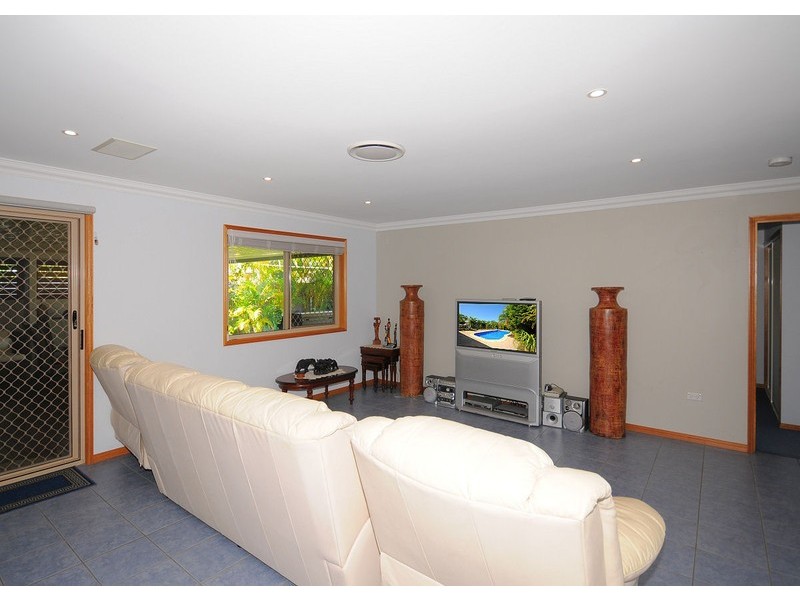 14  Oceanview Street, Point Vernon QLD 4655