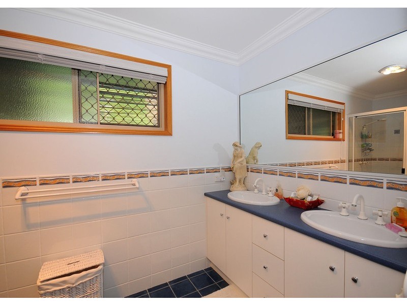 14  Oceanview Street, Point Vernon QLD 4655