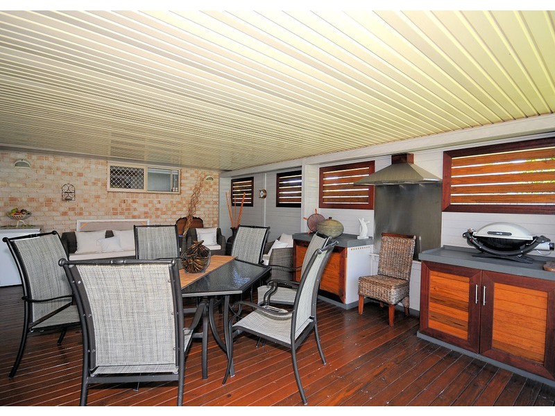 14  Oceanview Street, Point Vernon QLD 4655