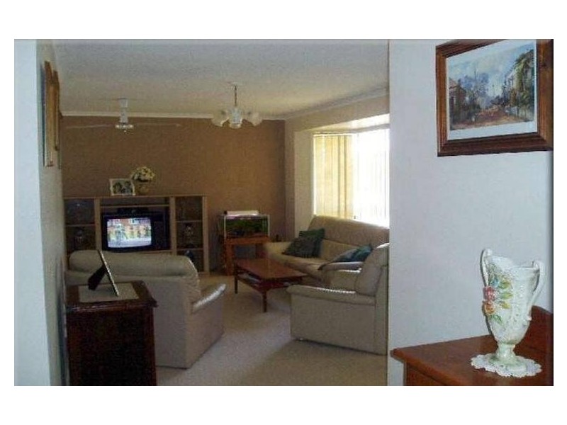 15 Thornbill Dve, Eli Waters QLD 4655