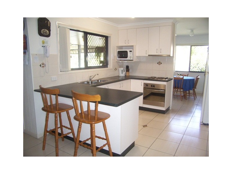 27 Johnston  Bvd, Hervey Bay QLD 4655