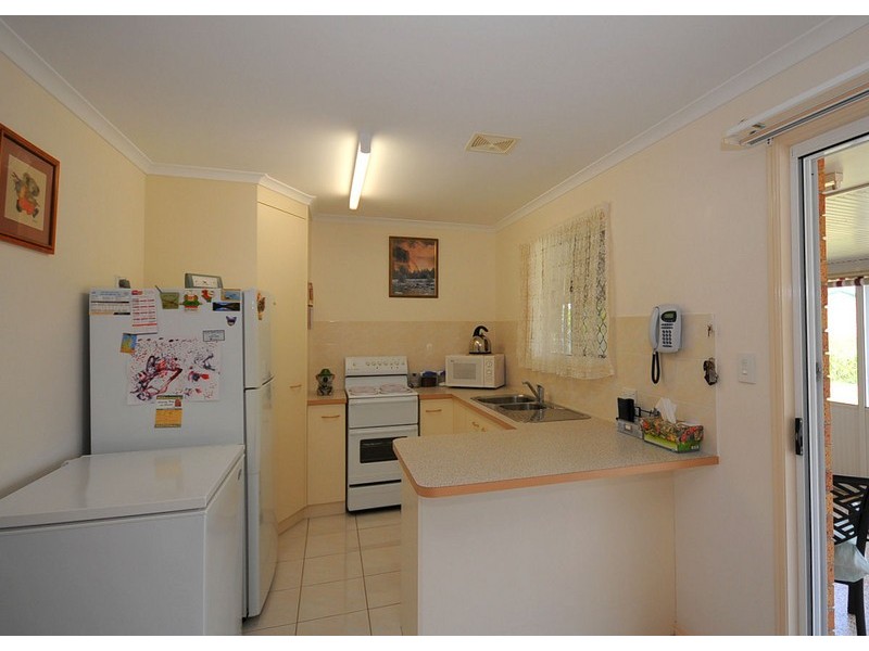 61 North Street, Point Vernon QLD 4655