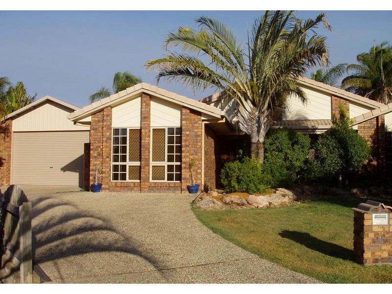 24 Debra Court, Urangan QLD 4655