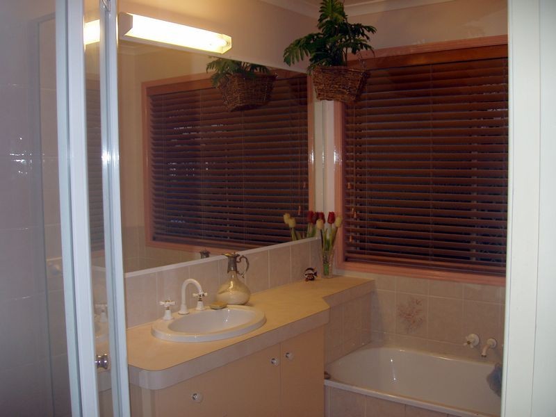 24 Debra Court, Urangan QLD 4655