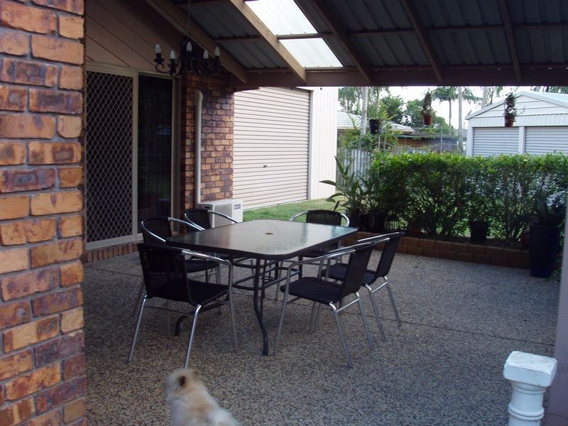 24 Debra Court, Urangan QLD 4655