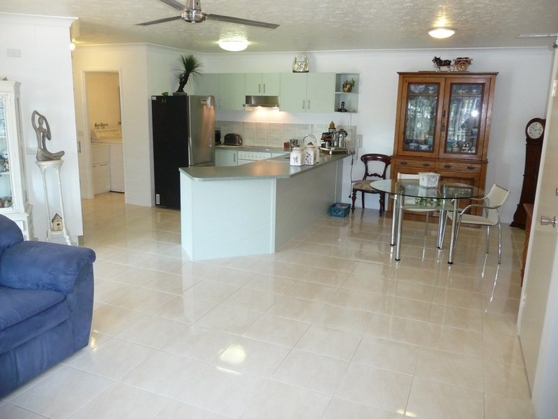 Unit 1, 35 Denman Camp Road, Scarness QLD 4655