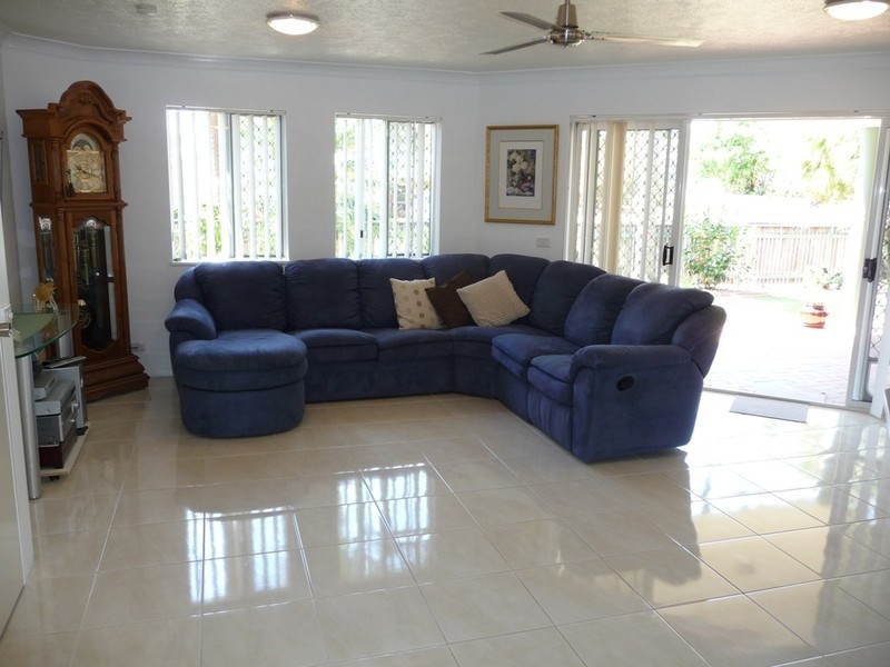 Unit 1, 35 Denman Camp Road, Scarness QLD 4655