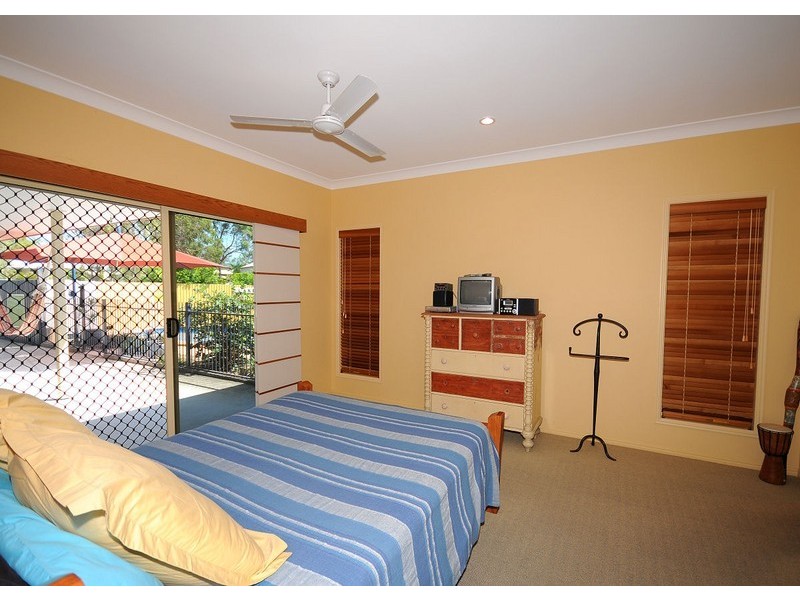 8 Cattleya Court, Urangan QLD 4655