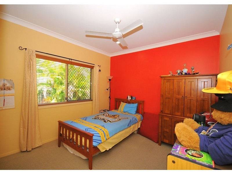 8 Cattleya Court, Urangan QLD 4655