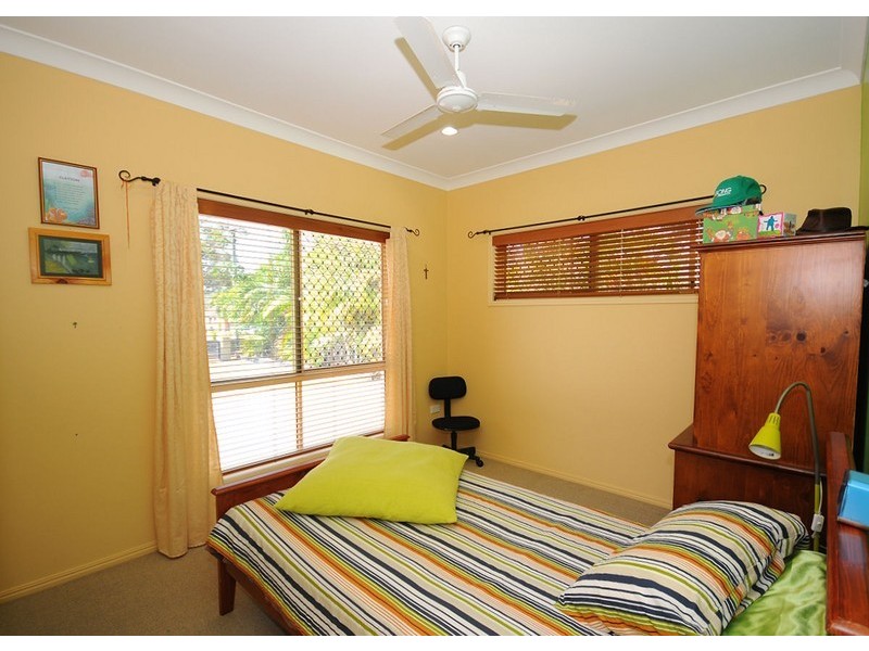8 Cattleya Court, Urangan QLD 4655