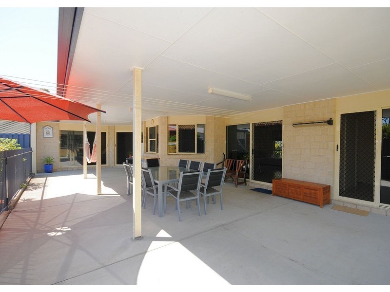 8 Cattleya Court, Urangan QLD 4655