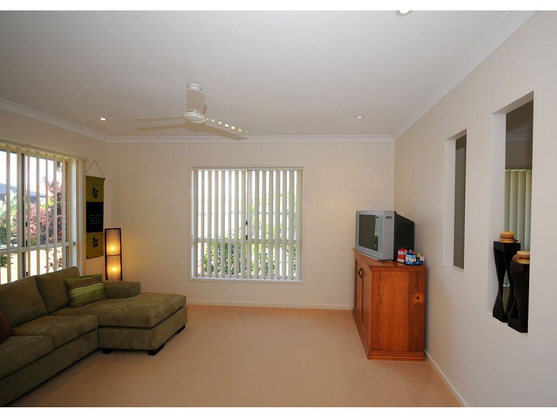 8 Pinehurst Drive, Wondunna QLD 4655