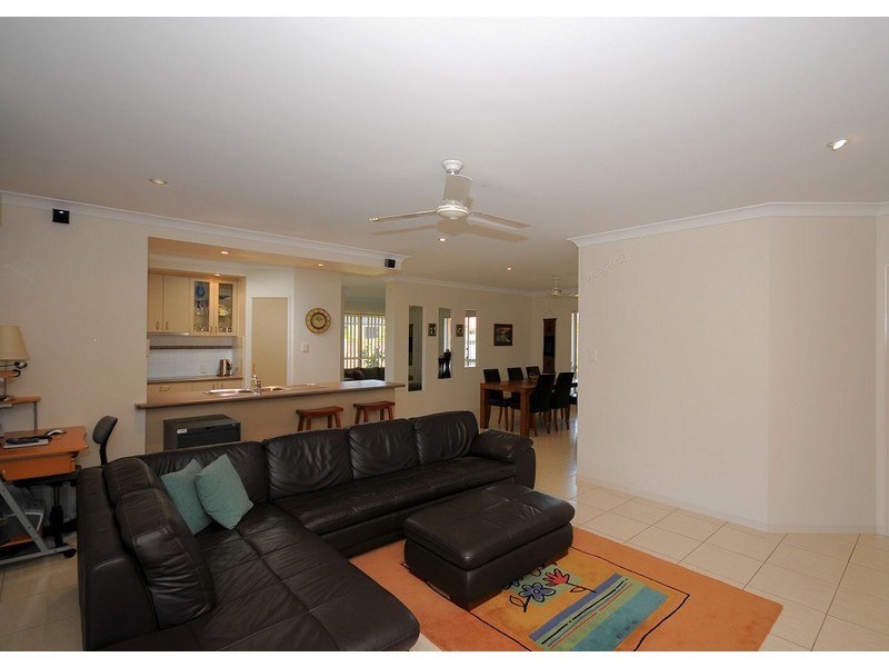 8 Pinehurst Drive, Wondunna QLD 4655